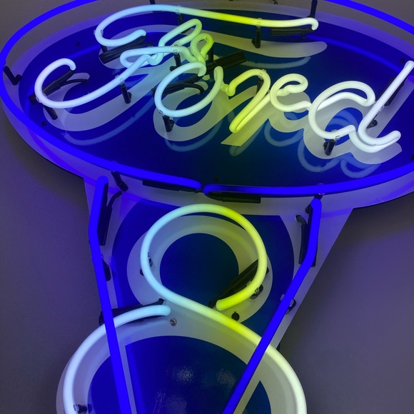 Profile Picture of Stephen Hochendoner (@stephenh28) on Poshmark