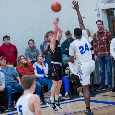 Profile Picture of NuBz (@JakeHowell3223) on Twitter