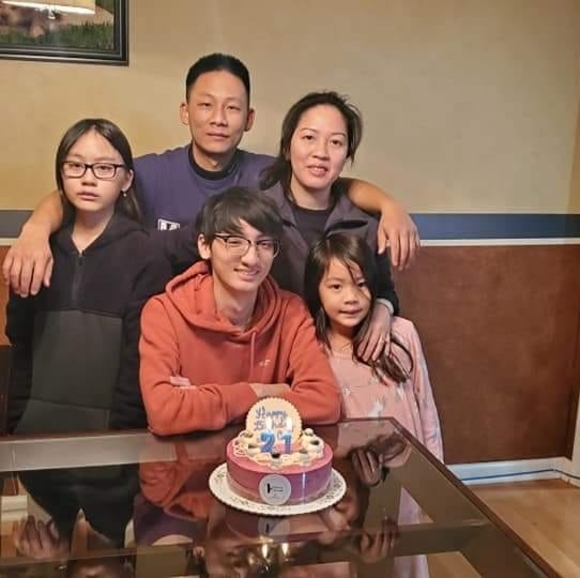 Profile Picture of Kathy Nguyen (@kathyphuong08) on Poshmark