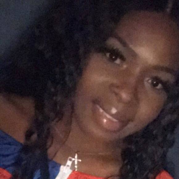 Profile Picture of Shae Hegler (@shaehegler25) on Poshmark