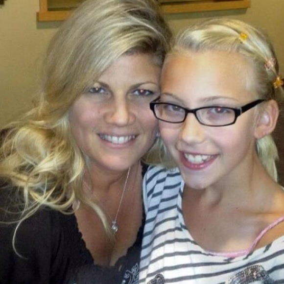 Profile Picture of Lisa Delfavero (@duvea22) on Poshmark