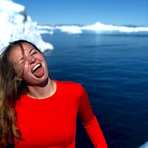 Profile Picture of Amy Schmelter (@amy__sch) on Poshmark