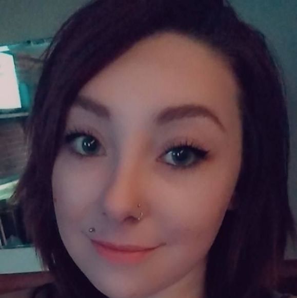 Profile Picture of Samantha Wilt (@sammibear128) on Poshmark