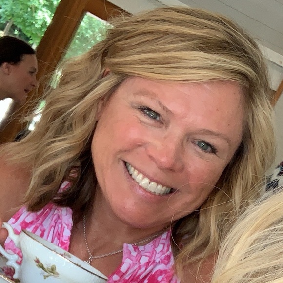 Profile Picture of Traci Bleedorn (@tlcab520) on Poshmark