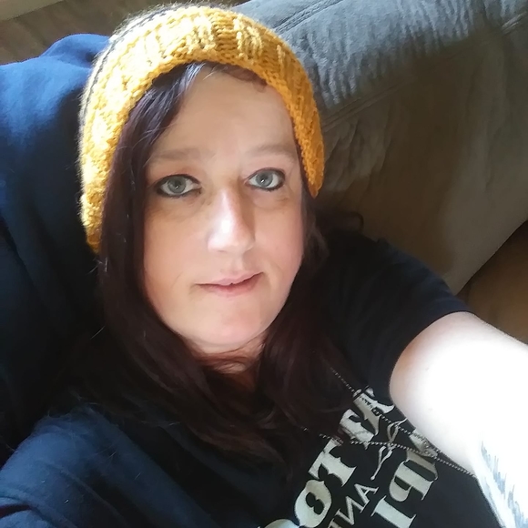 Profile Picture of Tammy Bukowski (@tamisays) on Poshmark