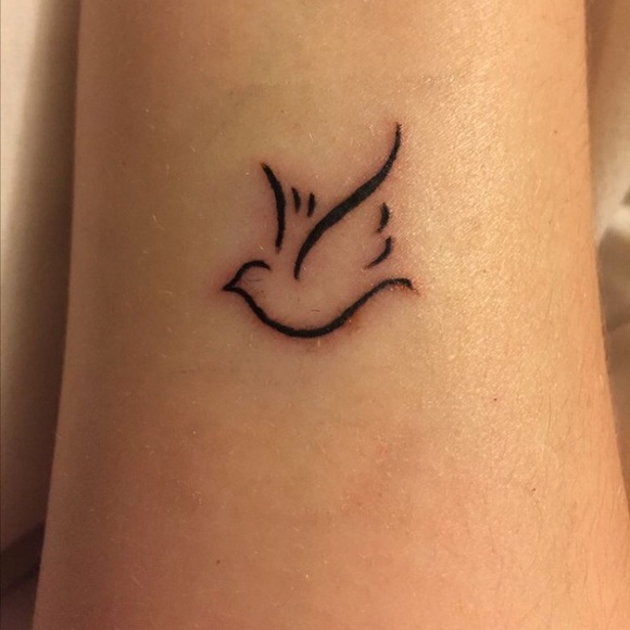 Profile Picture of Alexa Henkle (@alexhen916) on Poshmark