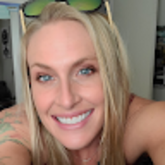 Profile Picture of Briana Bilstad (@bbilstad34) on Poshmark