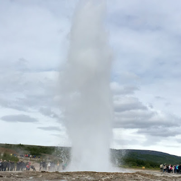 Profile Picture of Victoria Hogue (@vhogue06) on Poshmark