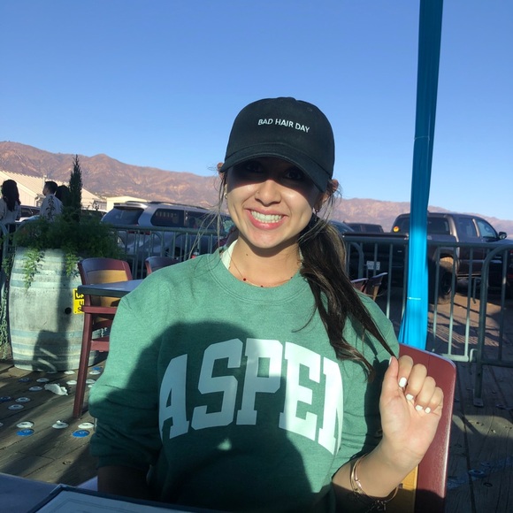 Profile Picture of Mallory Mantong (@mallorymantong) on Poshmark