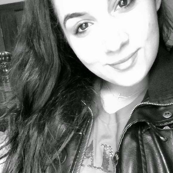 Profile Picture of Enza Spiotta (@espiotta) on Poshmark