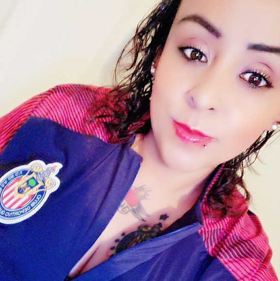 Profile Picture of China Chivita (@chivaprieta) on Poshmark