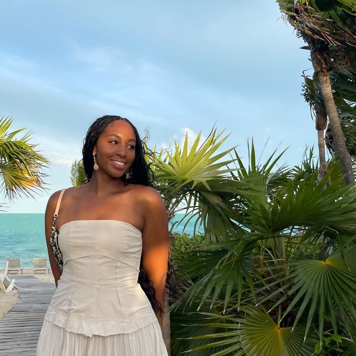 Profile Picture of karebear (@karynton) on Tiktok