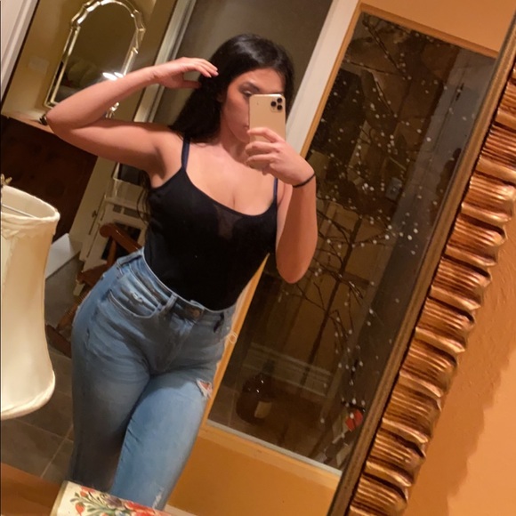 Profile Picture of Samantha Nesser (@samanthanesser1) on Poshmark