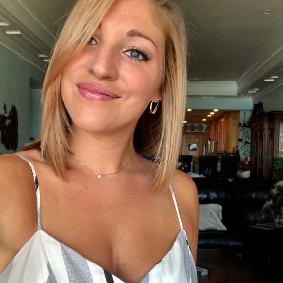 Profile Picture of Amanda Guidi (@amandaguidi18) on Poshmark