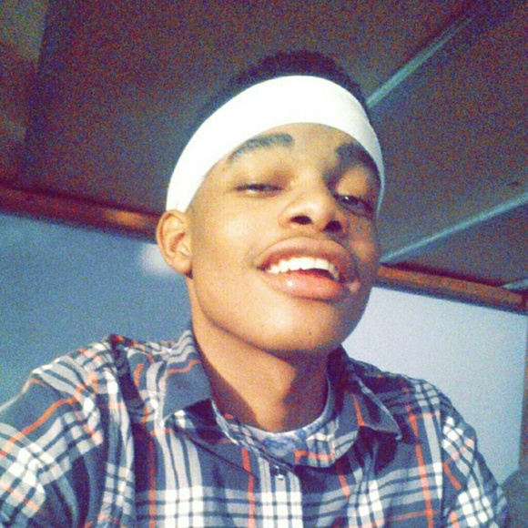 Profile Picture of Donte Henry (@dhenry111) on Poshmark