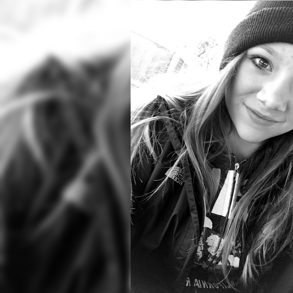 Profile Picture of Angelee Cobiskey (@_angeleeclaire_) on Poshmark