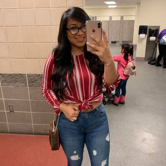 Profile Picture of Arely Sanchez (@alexa01302015) on Poshmark