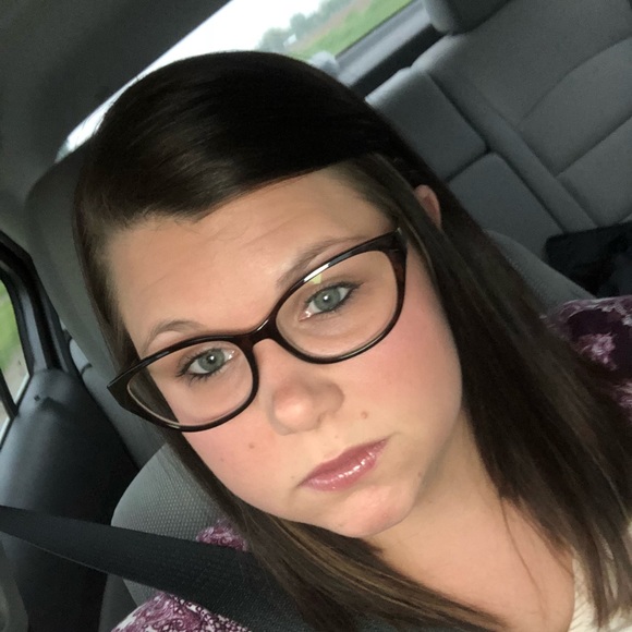 Profile Picture of Courtney Mcgrath (@courtneylou05) on Poshmark