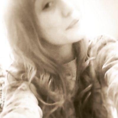 Profile Picture of Daisy Taylor (@sunny4me96) on Twitter