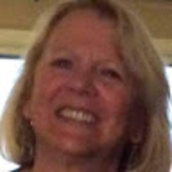 Profile Picture of Candi Nordhagen (@candinordhagen) on Poshmark