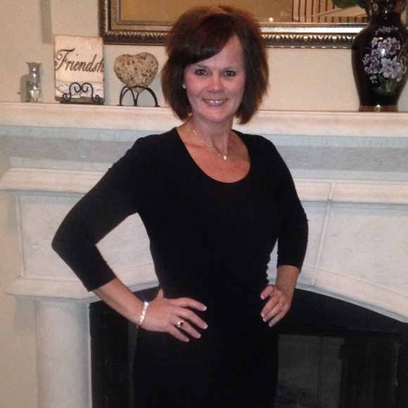 Profile Picture of Bobbi Carter (@beej04) on Poshmark