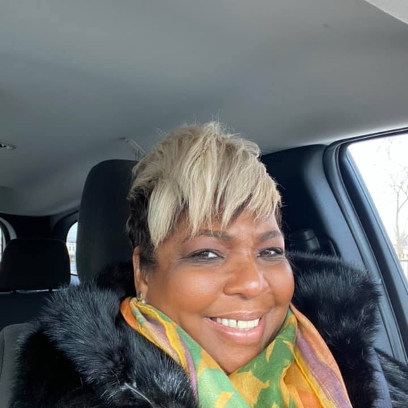 Profile Picture of Kimberly Braswell (@jumberly) on Poshmark