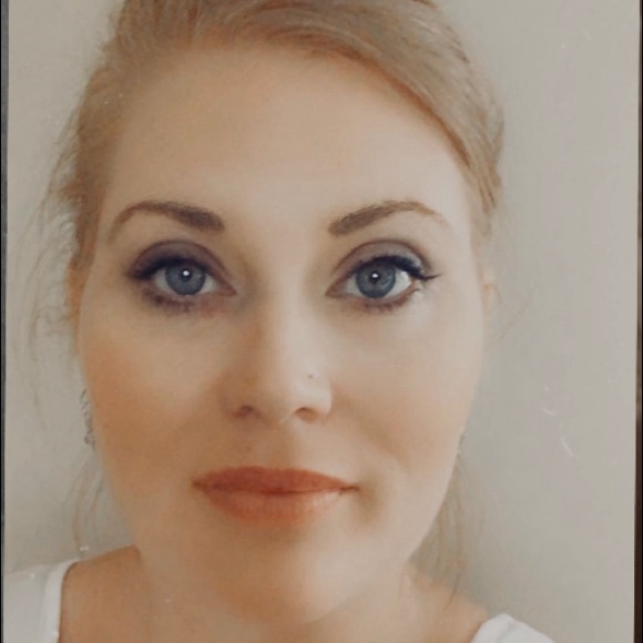 Profile Picture of Christine Martens (@christinemar120) on Poshmark