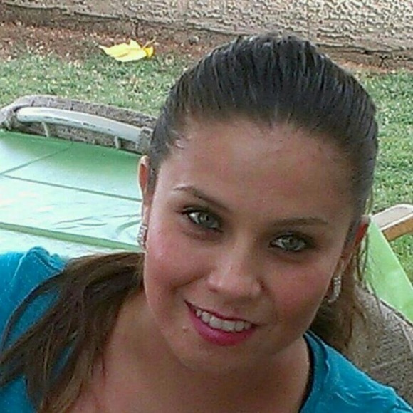 Profile Picture of Nubia Nunez (@nubianunez1081) on Poshmark