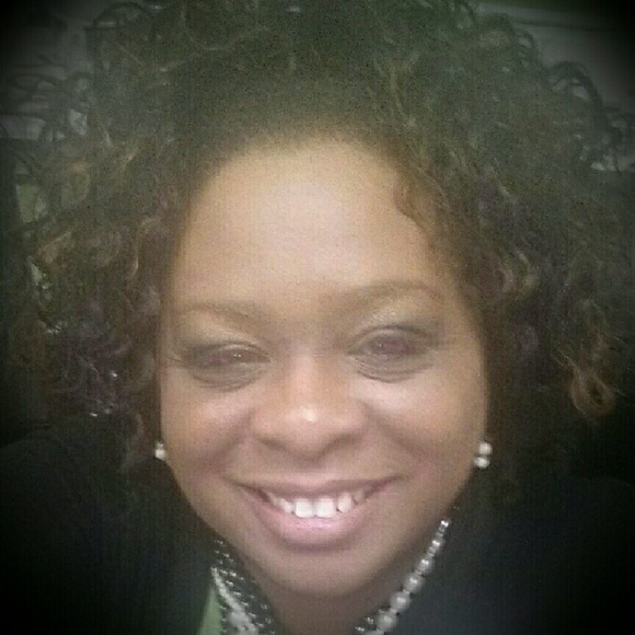 Profile Picture of Angela Faison (@afaison1) on Poshmark