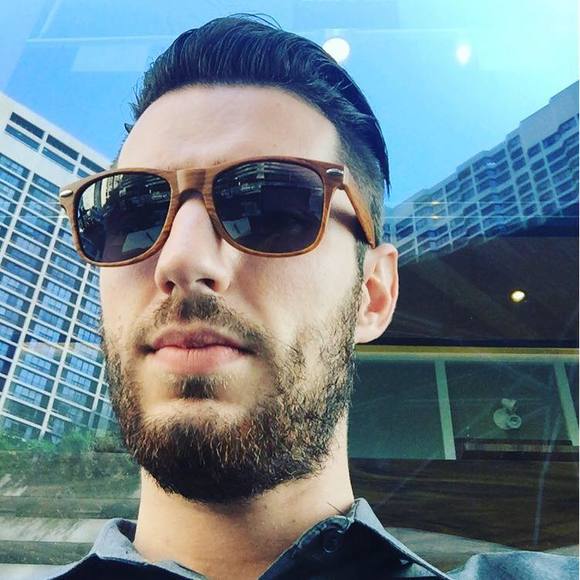 Profile Picture of Mark Phillip (@markdetz) on Poshmark