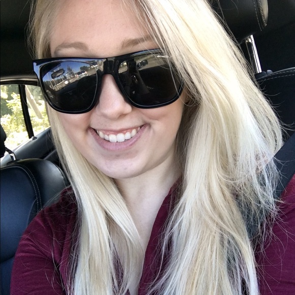 Profile Picture of Olivia Pugh (@cardsgirl04) on Poshmark