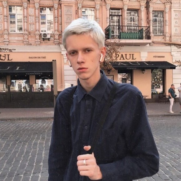 Profile Picture of Abdon Jams (@jams154) on Poshmark