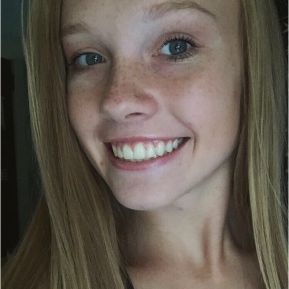 Profile Picture of Caitlin Cushing (@caitlincushing) on Poshmark