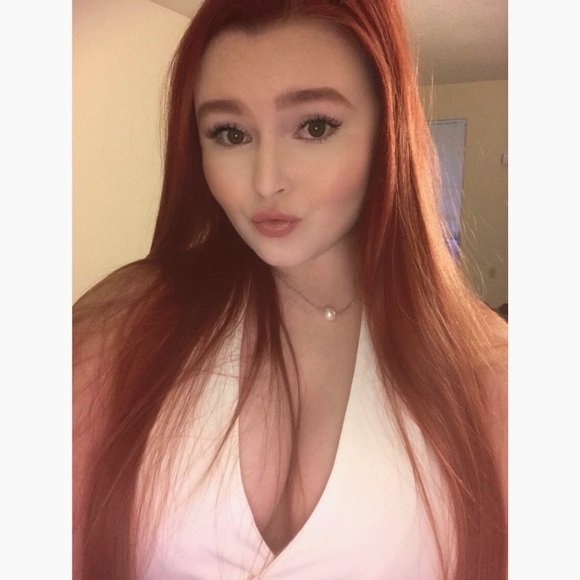 Profile Picture of Hannah Smitherman (@h_smitherman) on Poshmark