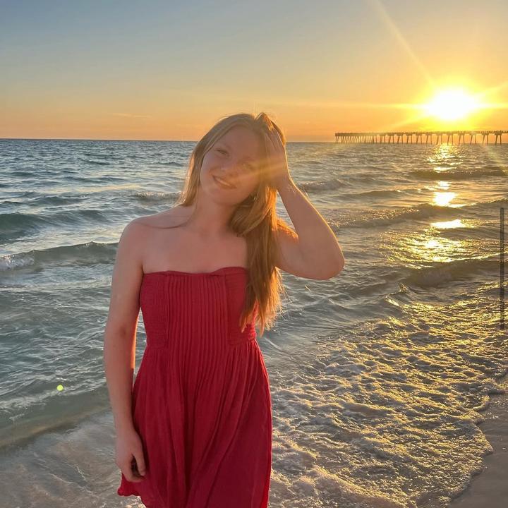 Profile Picture of azure! 🪩💐 (@azure.hartwell) on Tiktok