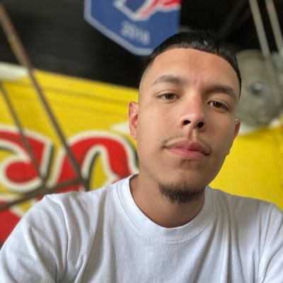 Profile Picture of Angel Perez (@Sinco1995) on Twitter