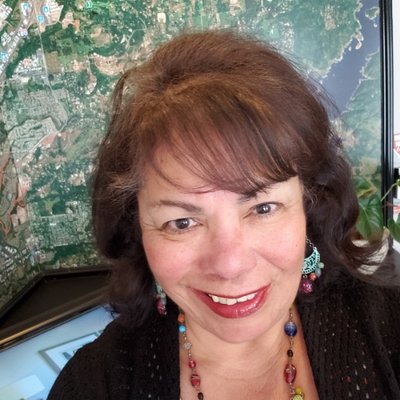 Profile Picture of Debbie  Powers (@douchacha) on Twitter