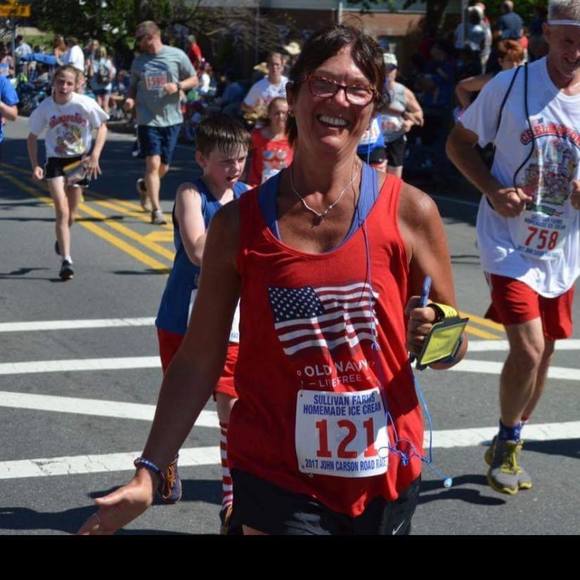 Profile Picture of Dee Lombardozzi (@dozzis) on Poshmark