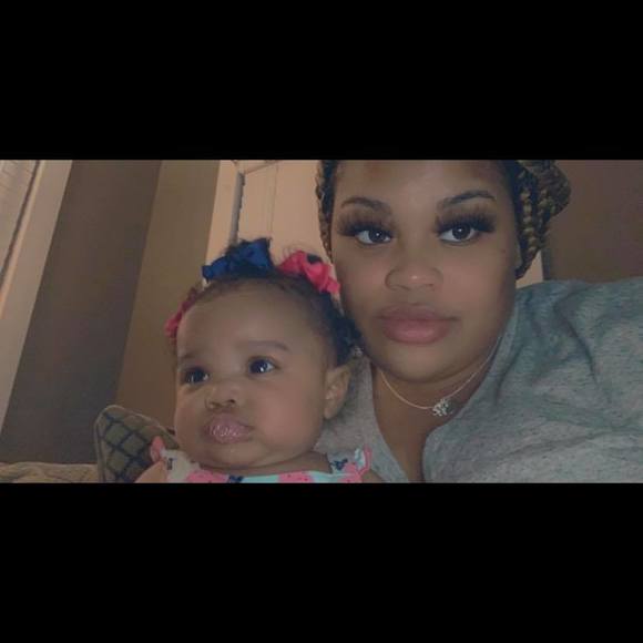 Profile Picture of Lanya Jones (@lanyaaaa) on Poshmark
