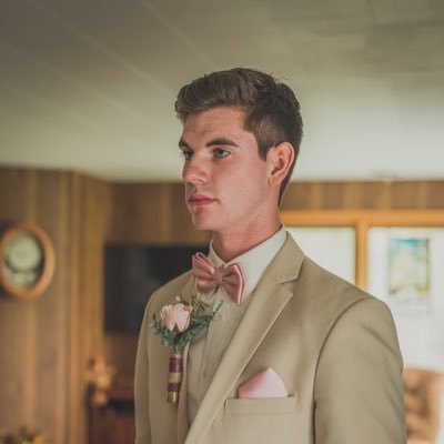 Profile Picture of Derek Willis (@DJWill_10) on Twitter