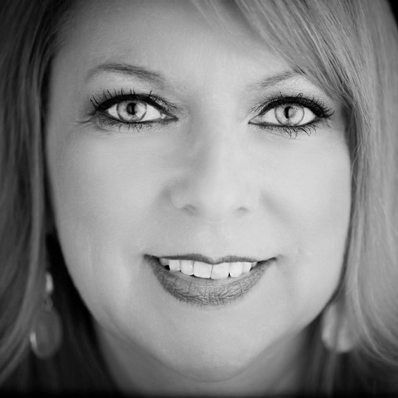 Marian Obriant - Poshmark Profile Picture of Marian Obriant (@pioobriant) on Poshmark