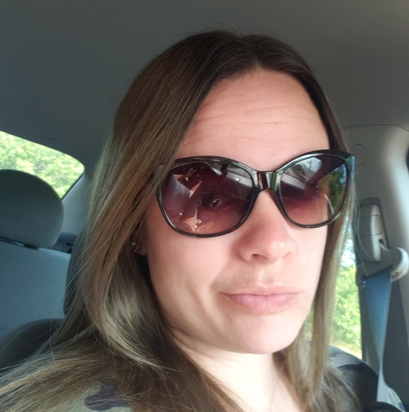 Profile Picture of Heather Covert (@hcovert) on Poshmark