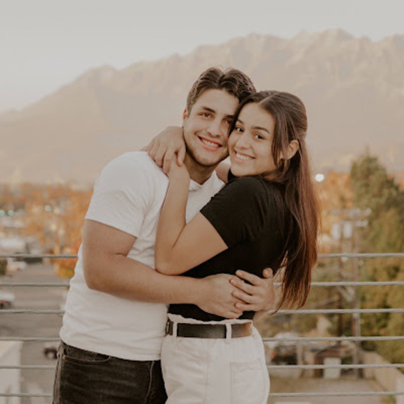 Profile Picture of Melisa Thomas (@melisaholker) on Poshmark