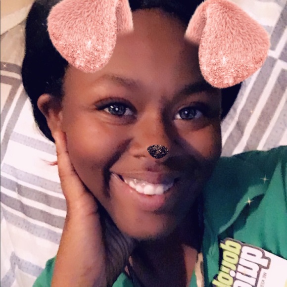 Profile Picture of Kristianna Smart (@kristiannasmart) on Poshmark