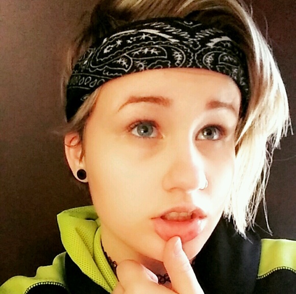 Profile Picture of Ashley Dostaler (@kittycove4369) on Poshmark