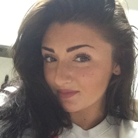 Profile Picture of Tricia Roberts (@robertp5) on Poshmark