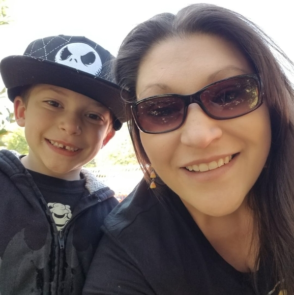 Profile Picture of Krystal Cacicia (@frockg2) on Poshmark