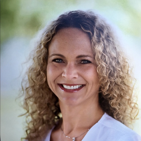 Layne Carnathan - Poshmark Profile Picture of Layne Carnathan (@laynecarnathan) on Poshmark