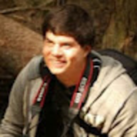 Profile Picture of Brandon Mac (@reconviper) on Poshmark