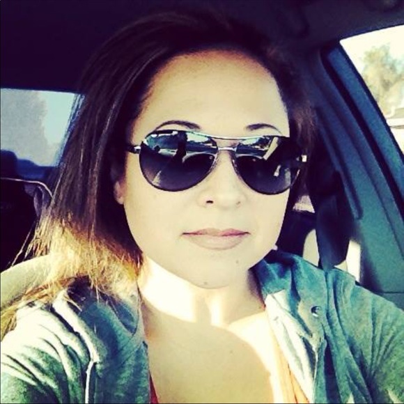 Profile Picture of Isabel Madrigal (@isabelmad) on Poshmark